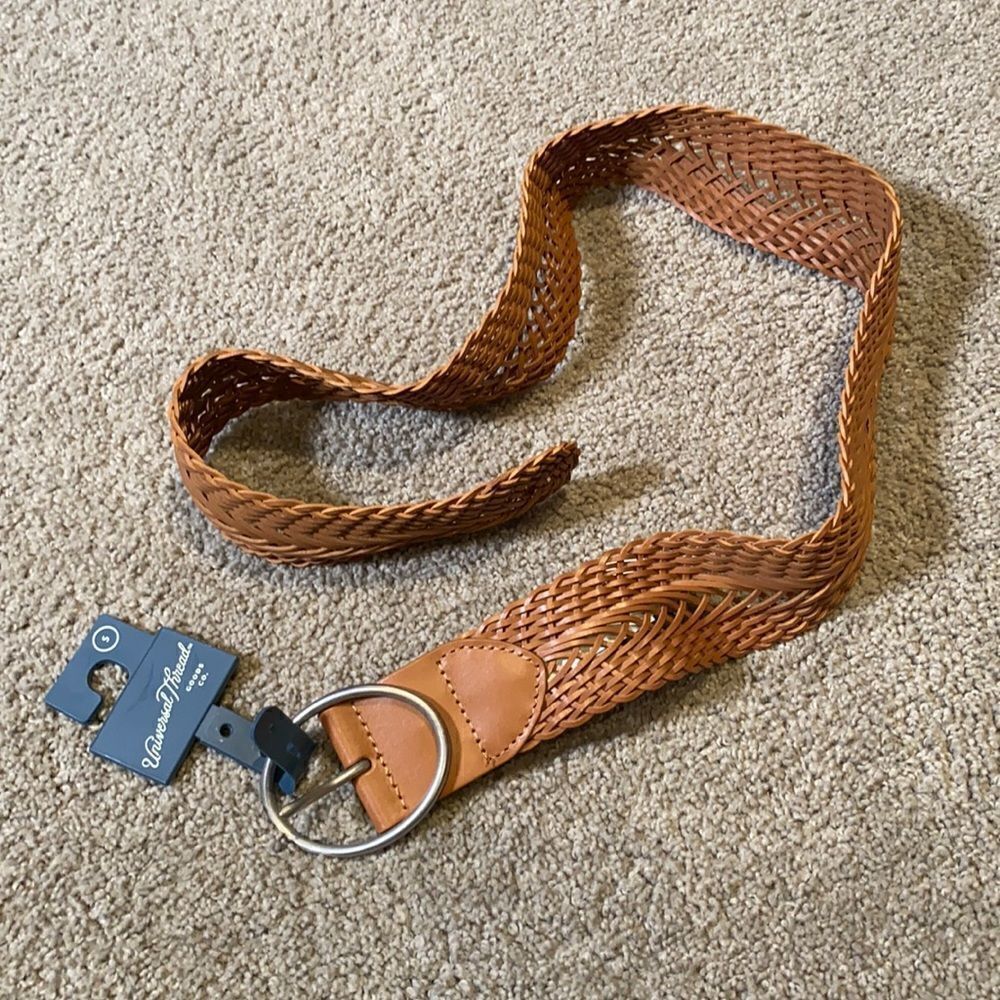 Women’s Belt Tan Woven Medium with Silver Buckle Size S NWT